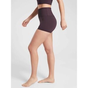 Athleta Studio 2.5" Short Plum Purple‎ High Waist Dance Yoga Gym Bike Womens XXS